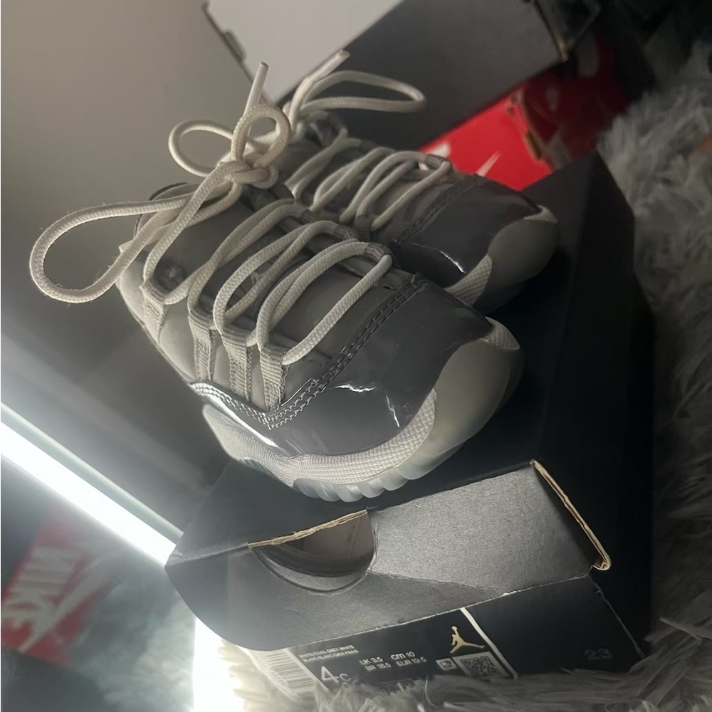 Cool grey 4c